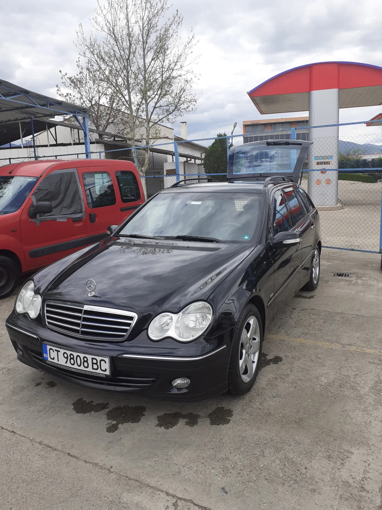 Mercedes-Benz C 220 Фейслифт.Авангард., снимка 2 - Автомобили и джипове - 54567326