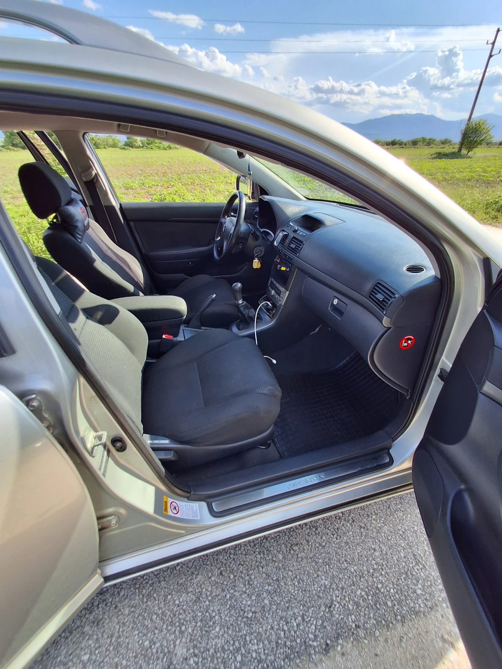 Toyota Avensis T25 2.0D4D, снимка 10 - Автомобили и джипове - 54661457