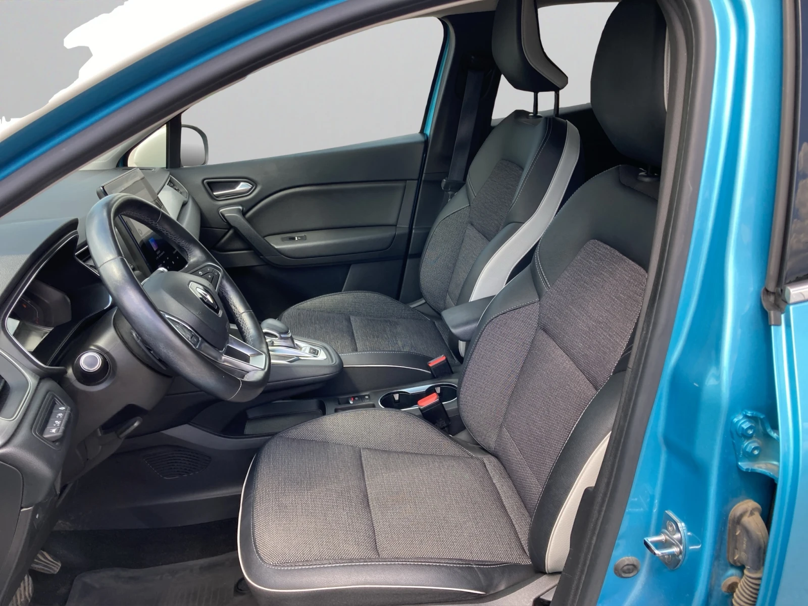 Renault Captur Intense TCe бензин 130 ЕDC, снимка 10 - Автомобили и джипове - 54956692