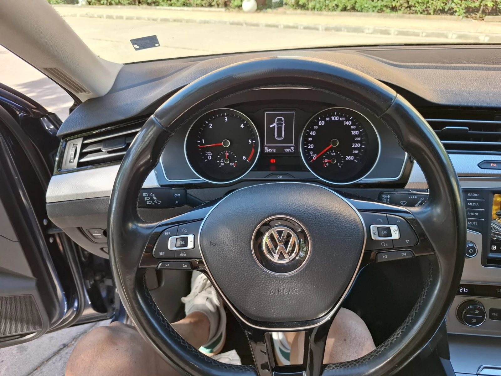 VW Passat, снимка 5 - Автомобили и джипове - 55083372