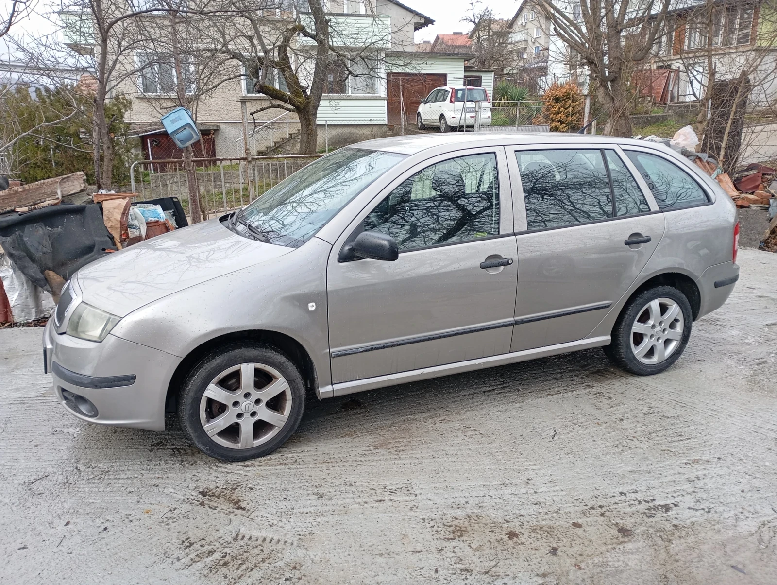 Skoda Fabia, снимка 2 - Автомобили и джипове - 55212455