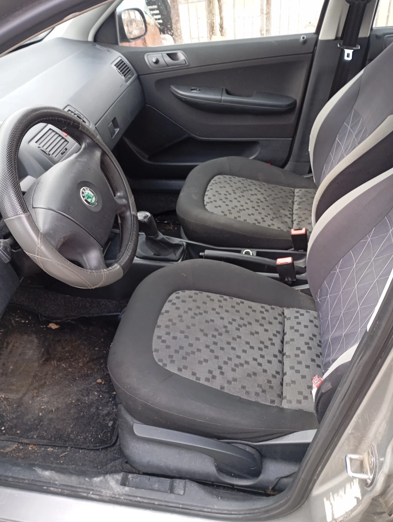 Skoda Fabia, снимка 9 - Автомобили и джипове - 55212455