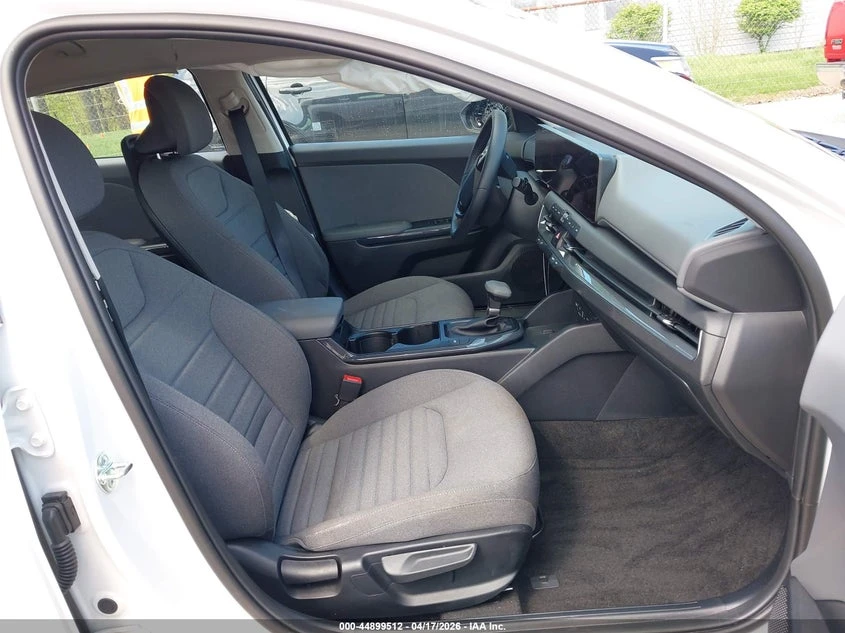 Kia K4 2.0L I-4 DOHC, VVT, 147HP Front Wheel Drive | Mobile.bg � ����������� 5