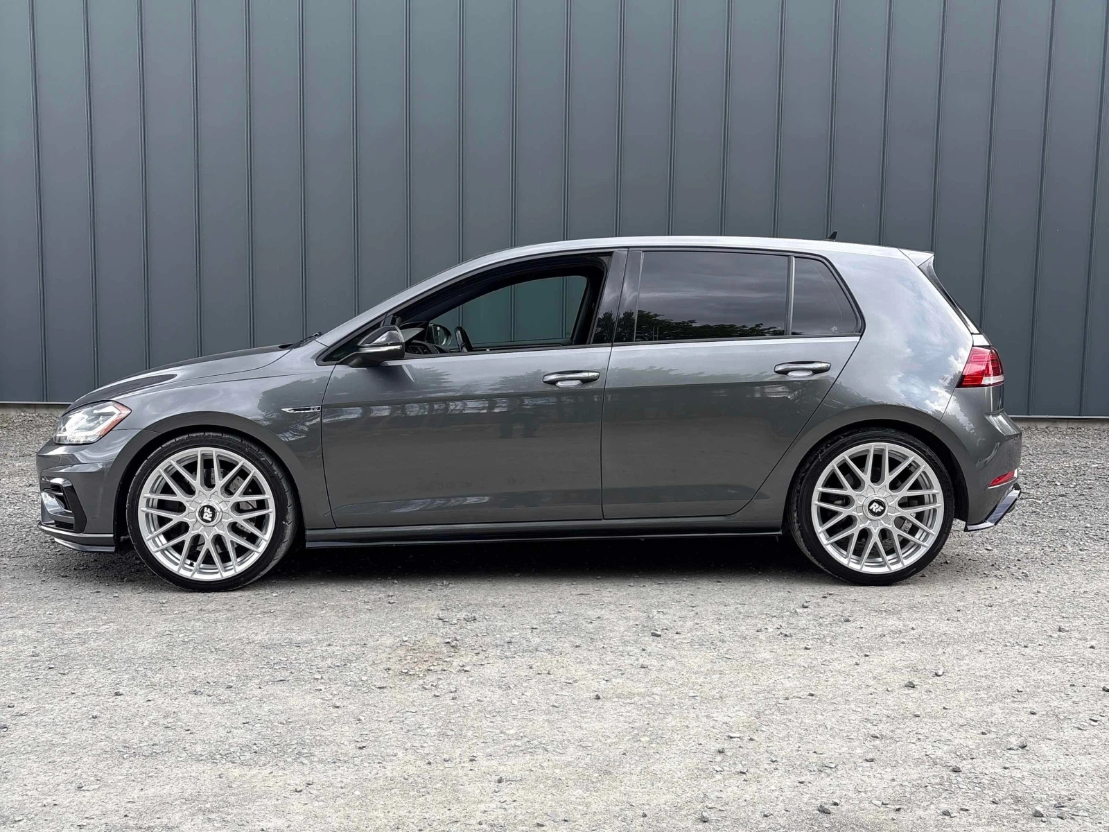 VW Golf R DSG / FENDER / CARFAX / АВТОКРЕДИТ, снимка 2 - Автомобили и джипове - 55857327
