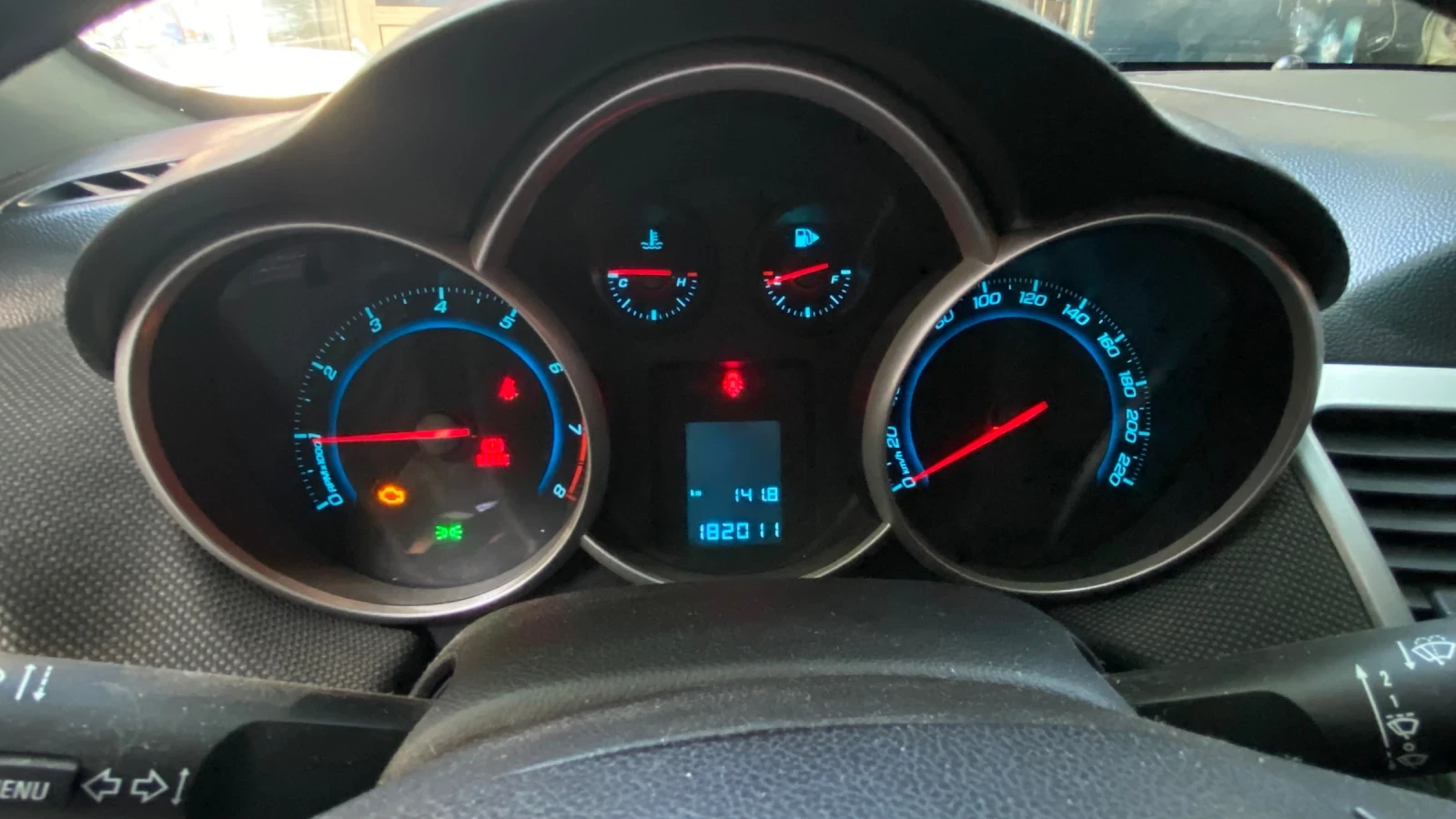Chevrolet Cruze 1.6i, снимка 4 - Автомобили и джипове - 55938220
