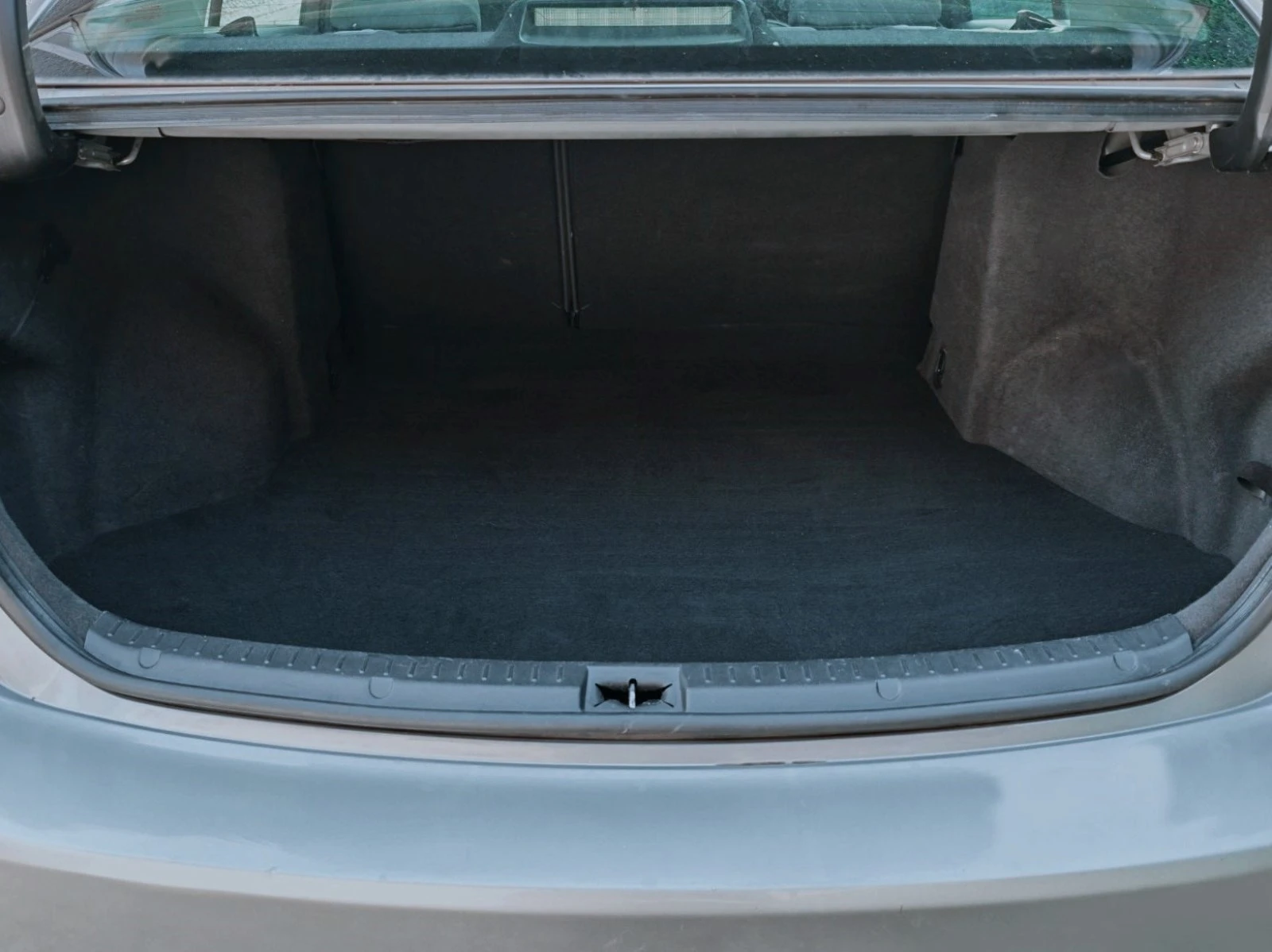 Toyota Avensis III 1.6VVT-i, снимка 15 - Автомобили и джипове - 56059045