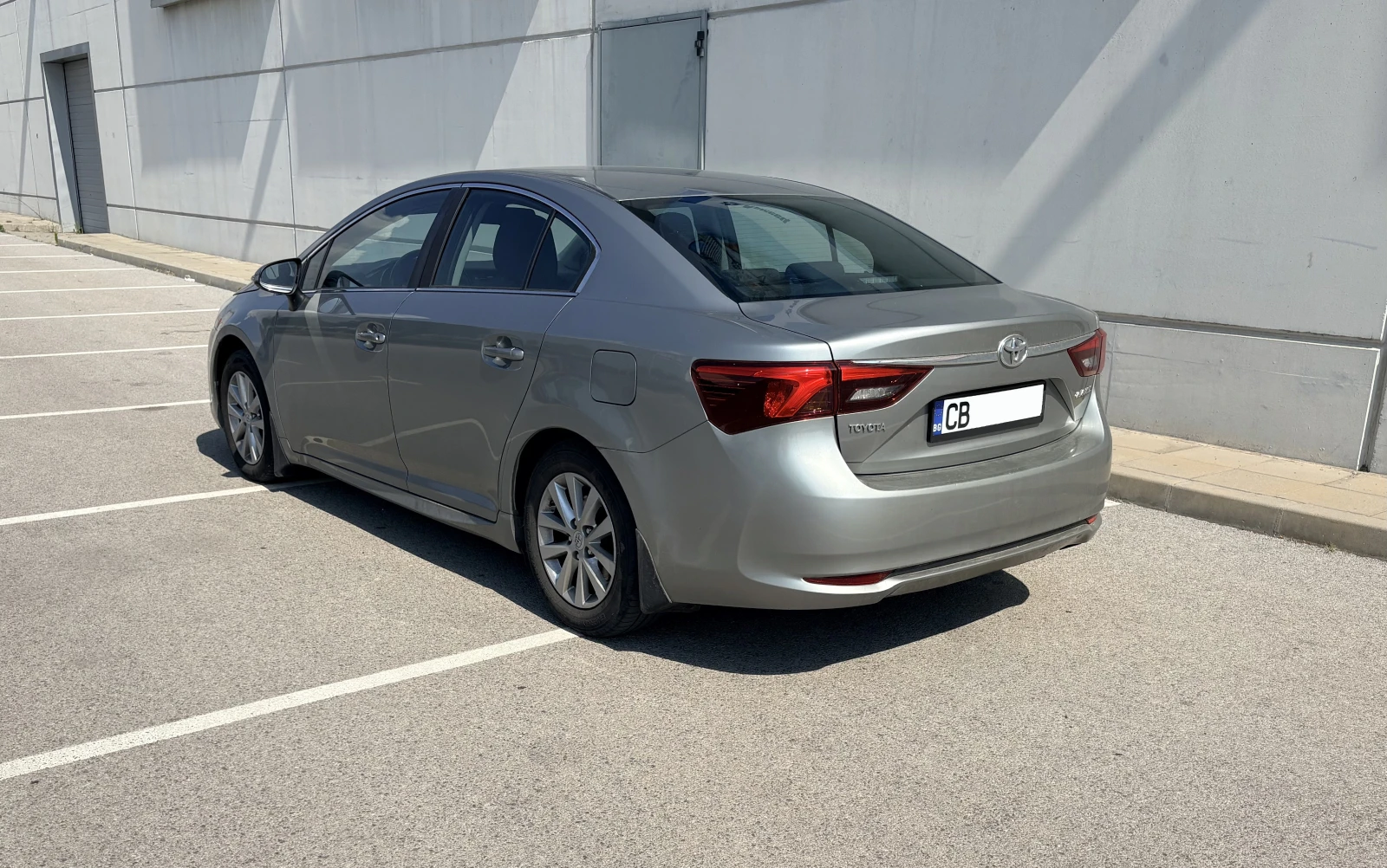 Toyota Avensis III 1.6VVT-i, снимка 5 - Автомобили и джипове - 56059045