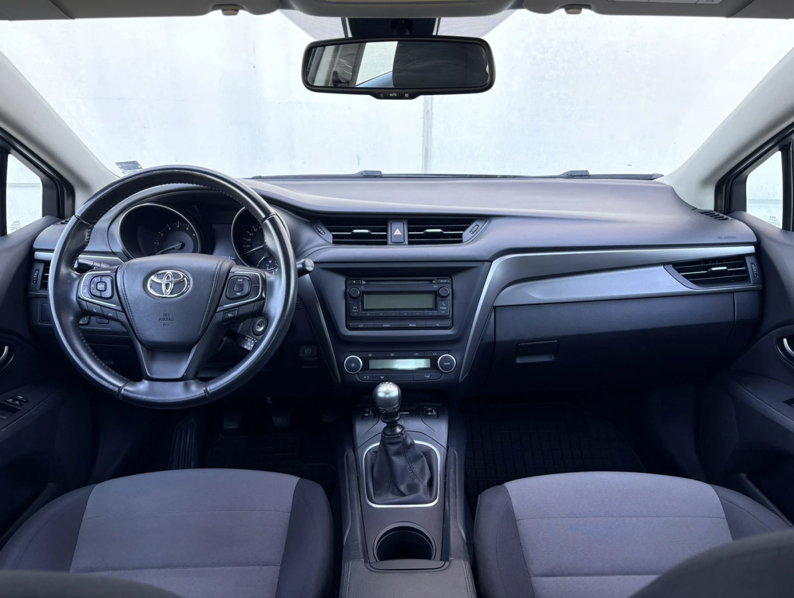 Toyota Avensis III 1.6VVT-i, снимка 11 - Автомобили и джипове - 56059045