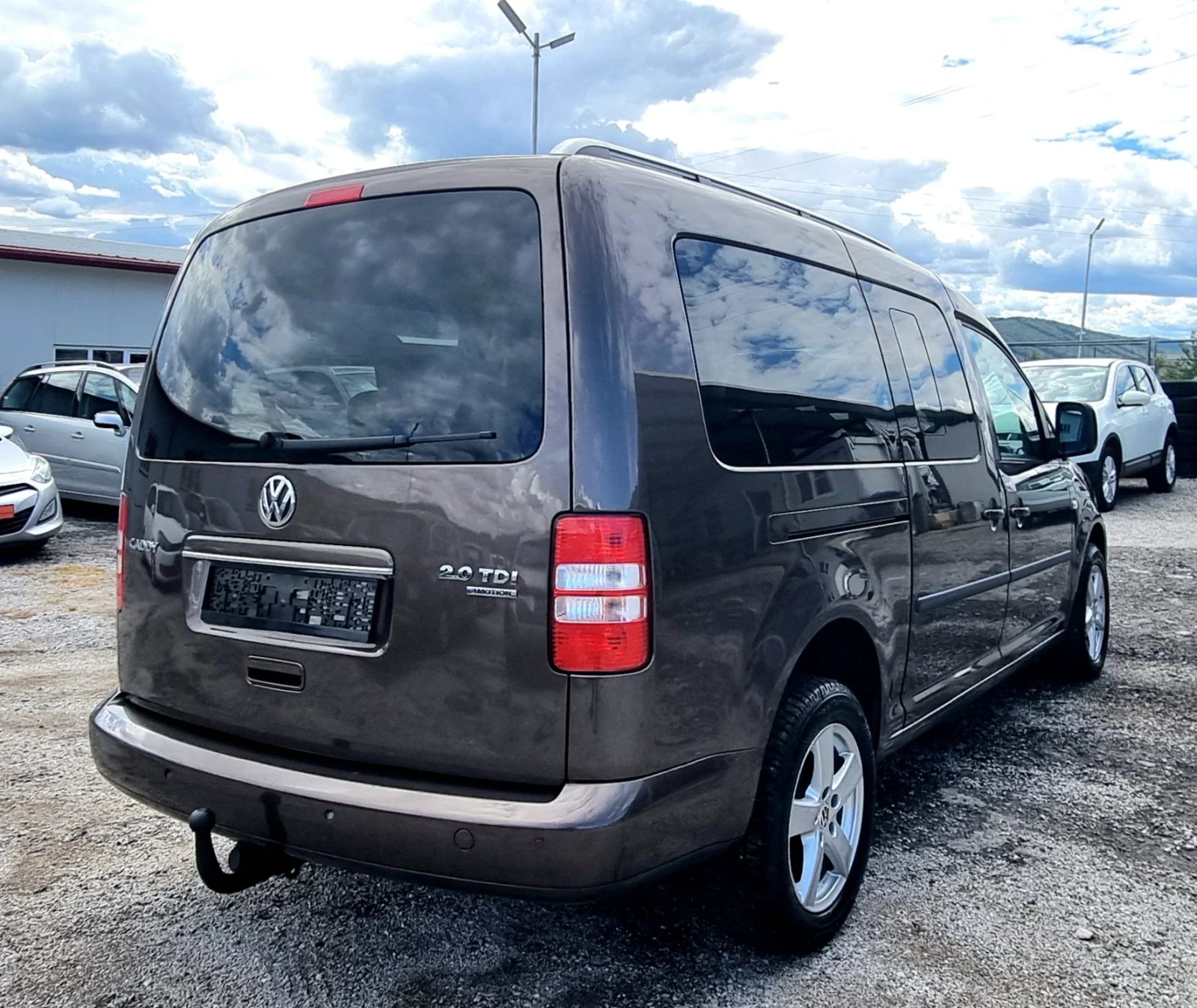 VW Caddy 2.0tdi 4motion 7места, снимка 4 - Автомобили и джипове - 56197052