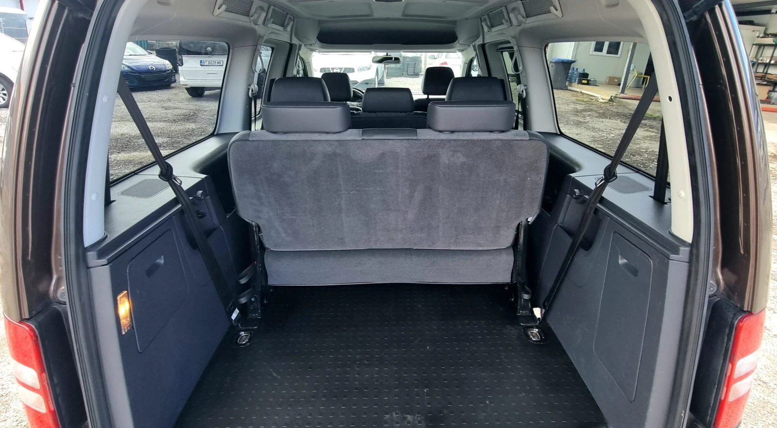 VW Caddy 2.0tdi 4motion 7места, снимка 13 - Автомобили и джипове - 56197052