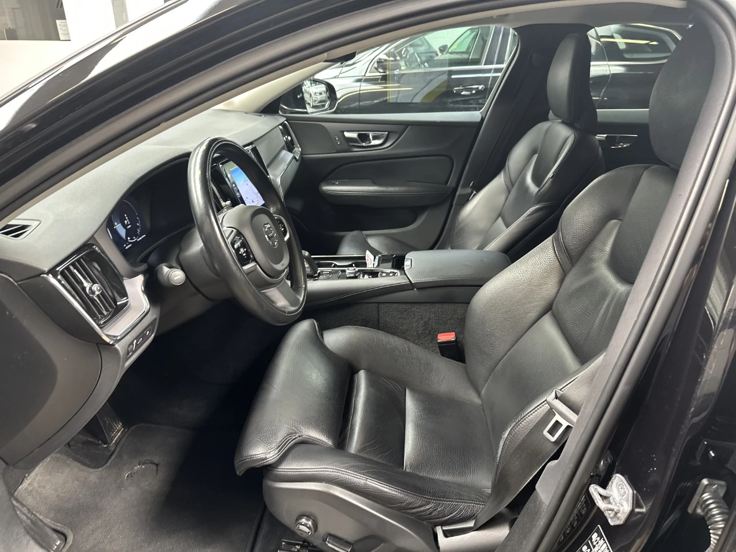 Volvo V60 T6 Inscription Expression, снимка 5 - Автомобили и джипове - 56700839