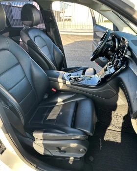 Mercedes-Benz GLC 250 4MATIC | Частно лице | Панорама | Кожа | Реални км, снимка 9