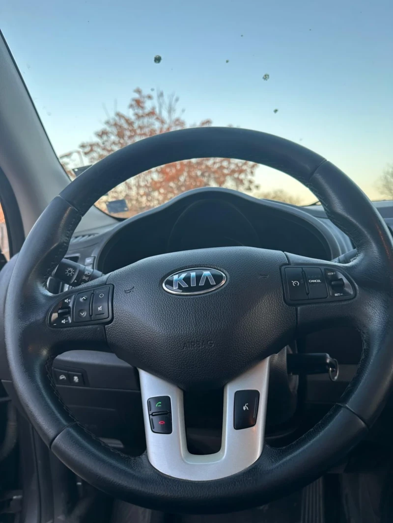 Kia Sportage, снимка 8 - Автомобили и джипове - 48358232