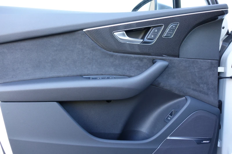 Audi SQ7 4.0V8TDI 6+ 1места ДДС ФАКТУРА, снимка 13 - Автомобили и джипове - 52658795