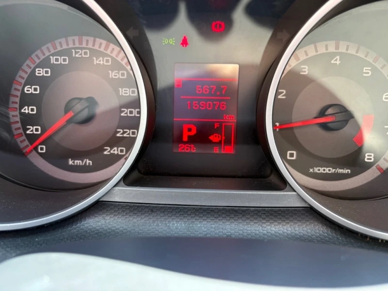 Mitsubishi Outlander, снимка 8 - Автомобили и джипове - 51854609