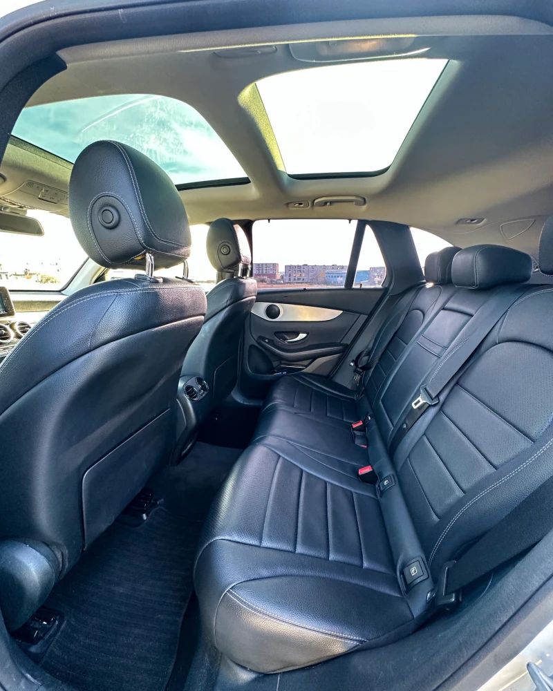 Mercedes-Benz GLC 250 4MATIC | Частно лице | Панорама | Кожа | Реални км, снимка 10 - Автомобили и джипове - 52959015