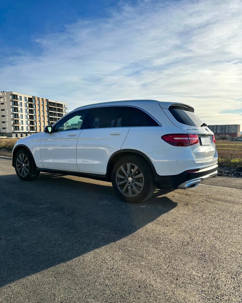 Mercedes-Benz GLC 250 4MATIC | Частно лице | Панорама | Кожа | Реални км, снимка 2 - Автомобили и джипове - 52959015