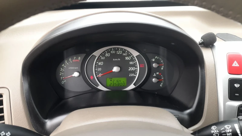 Hyundai Tucson 2.0 Газ/Бензин, снимка 14 - Автомобили и джипове - 52978728