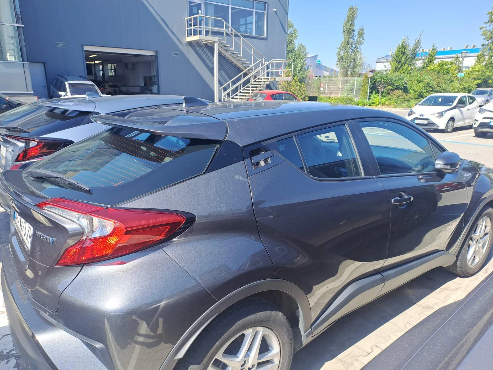 Toyota C-HR 1.8 хибрид - изображение 2