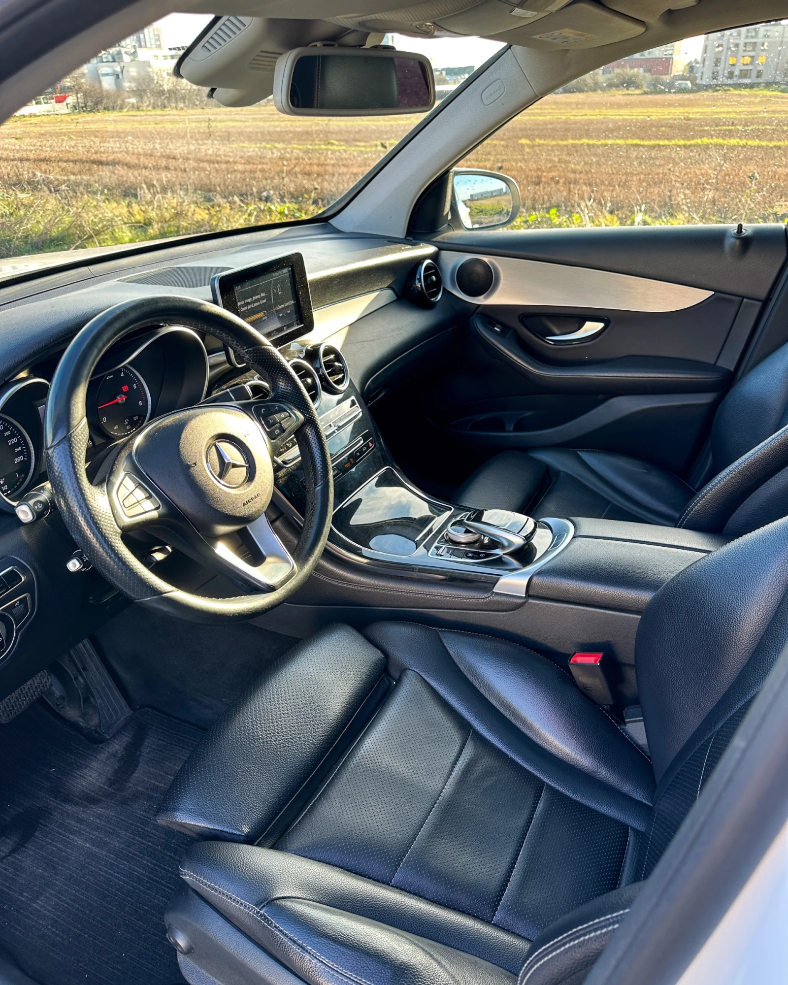 Mercedes-Benz GLC 250 4MATIC | Частно лице | Панорама | Кожа | Реални км - изображение 8