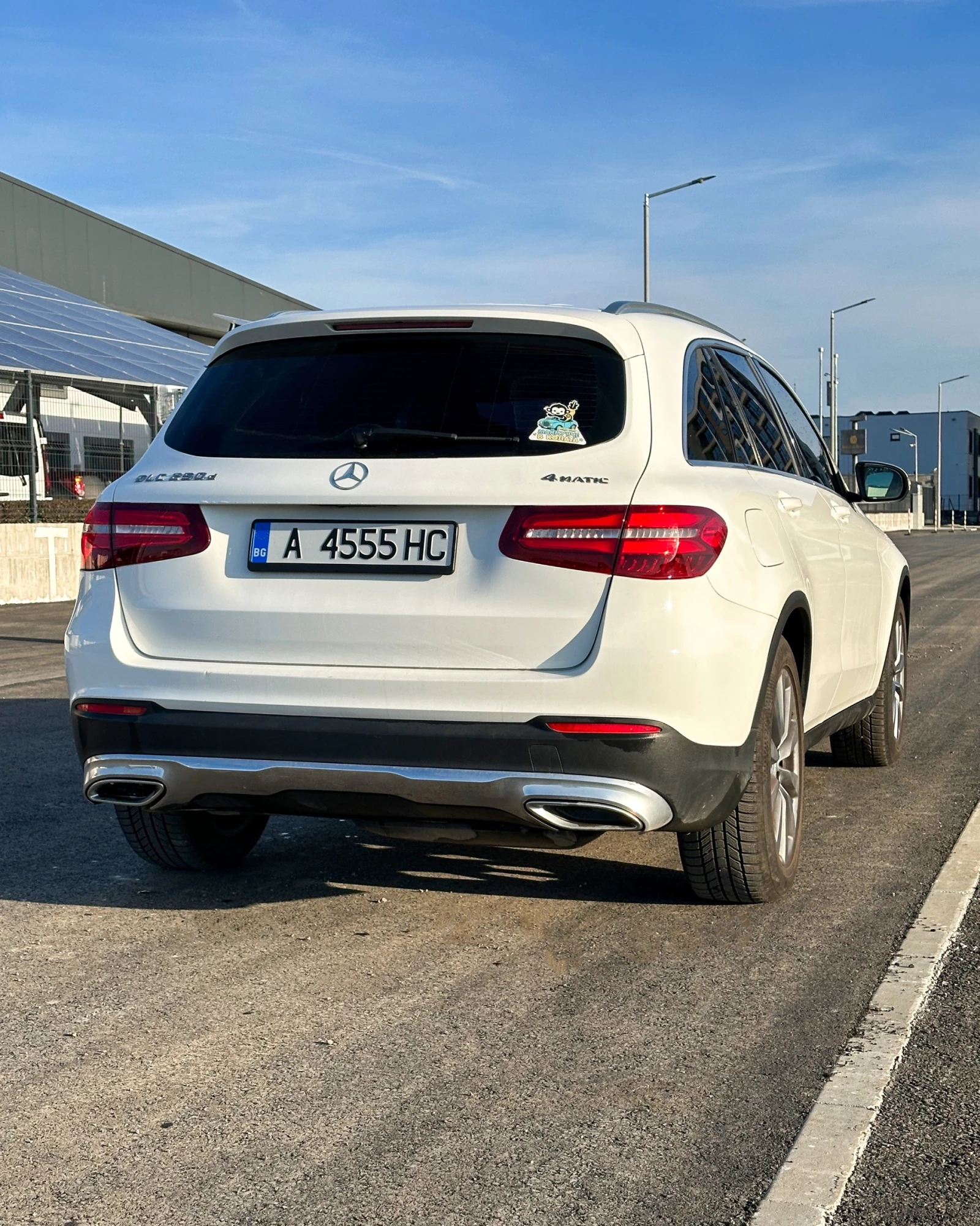 Mercedes-Benz GLC 250 4MATIC | Частно лице | Панорама | Кожа | Реални км - изображение 4