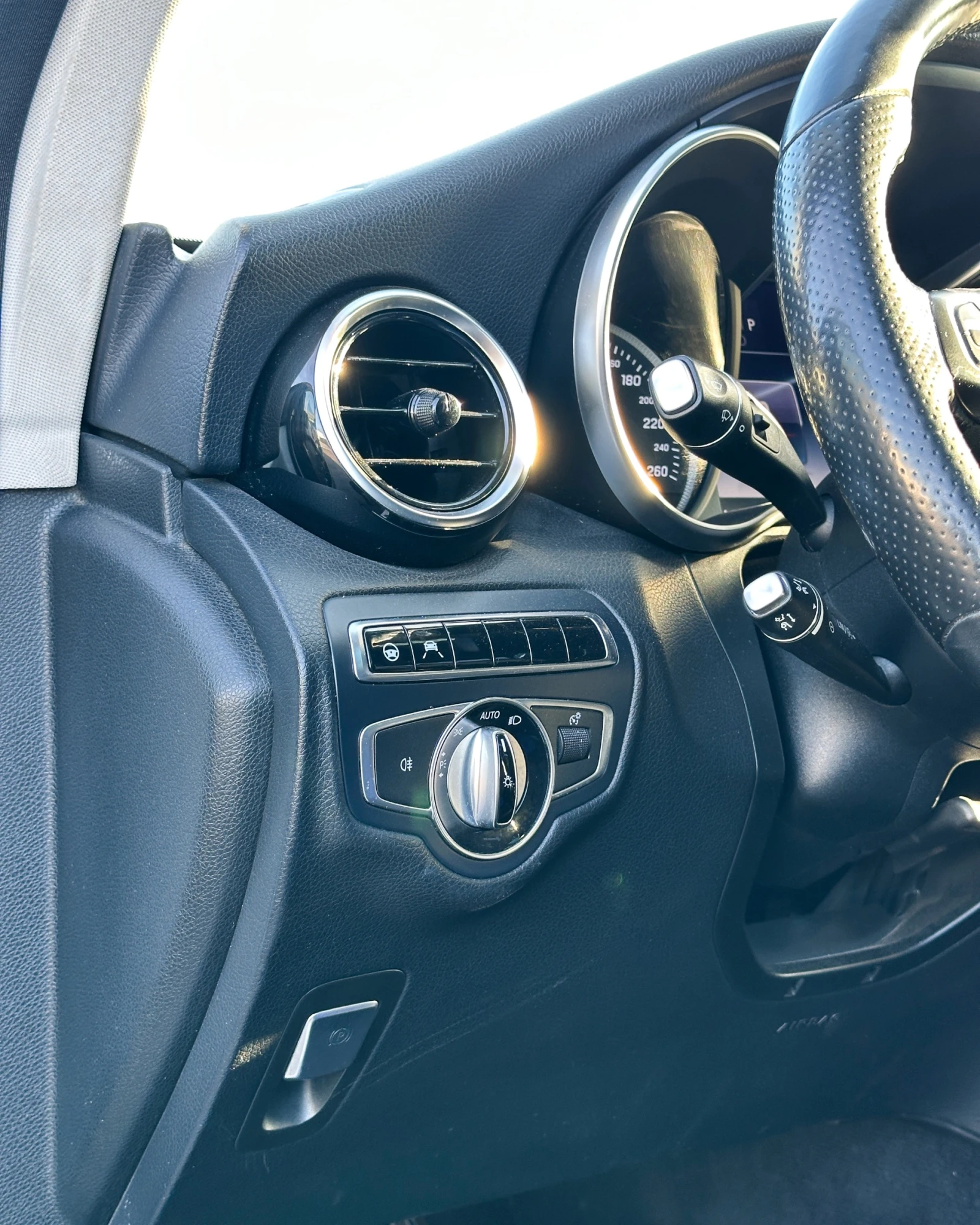 Mercedes-Benz GLC 250 4MATIC | Частно лице | Панорама | Кожа | Реални км, снимка 13 - Автомобили и джипове - 53479760