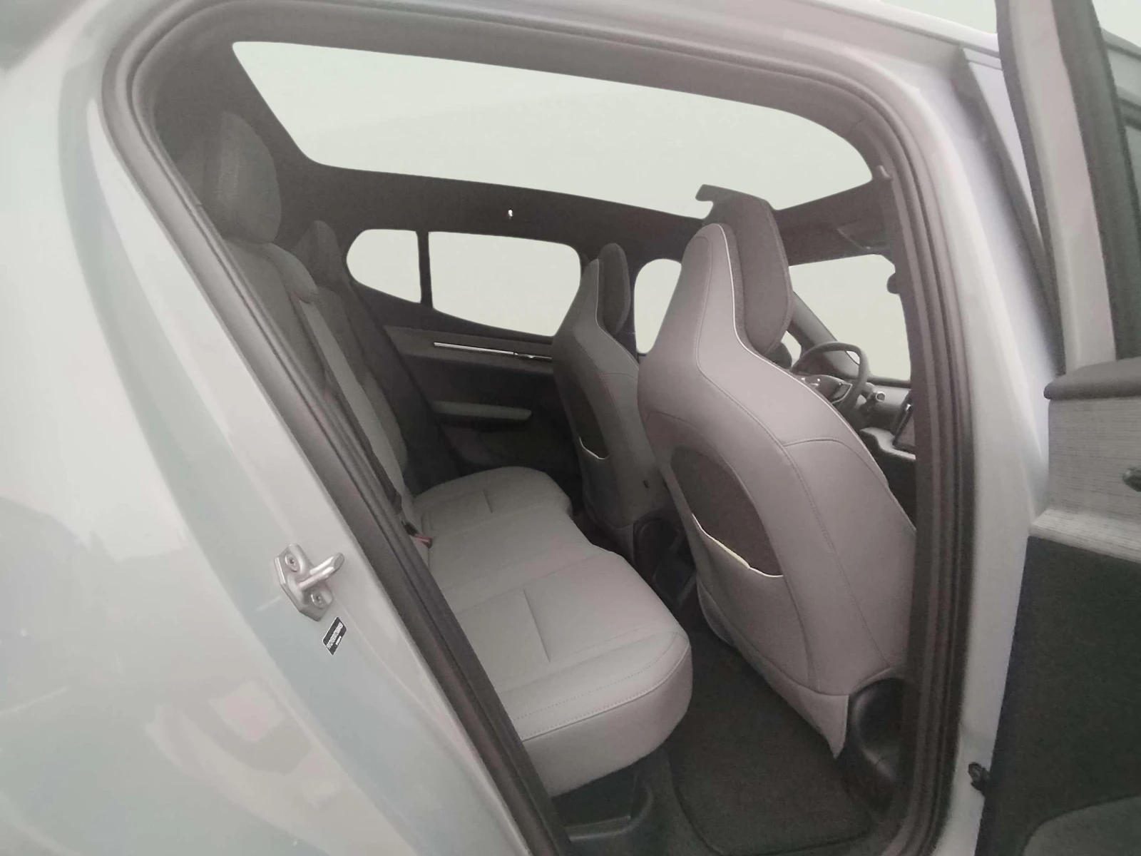 Volvo EX30 Twin motor - изображение 10