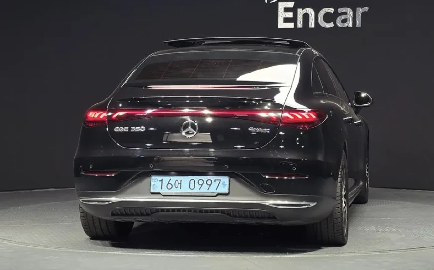 Mercedes-Benz EQE 350* PLUS* BURMESTER* ДИСТРОНИК* 360КАМЕРА* ПАНОРА, снимка 4 - Автомобили и джипове - 53850707