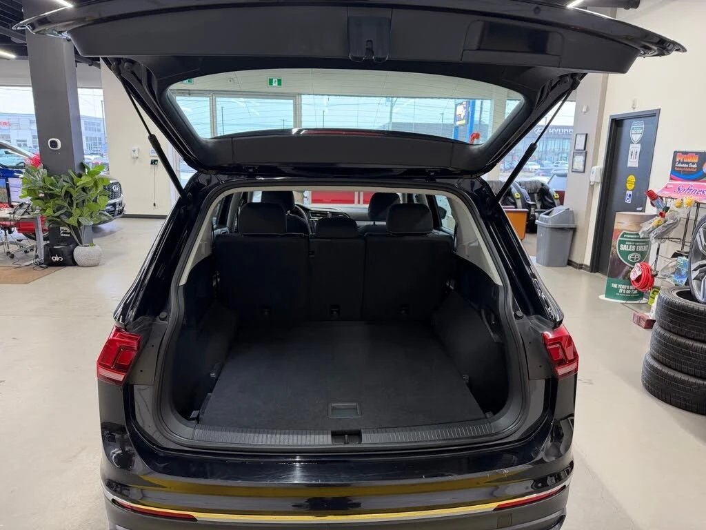 VW Tiguan * АвтоКредит* (ЦЕНА ДО БГ), снимка 17 - Автомобили и джипове - 54070937