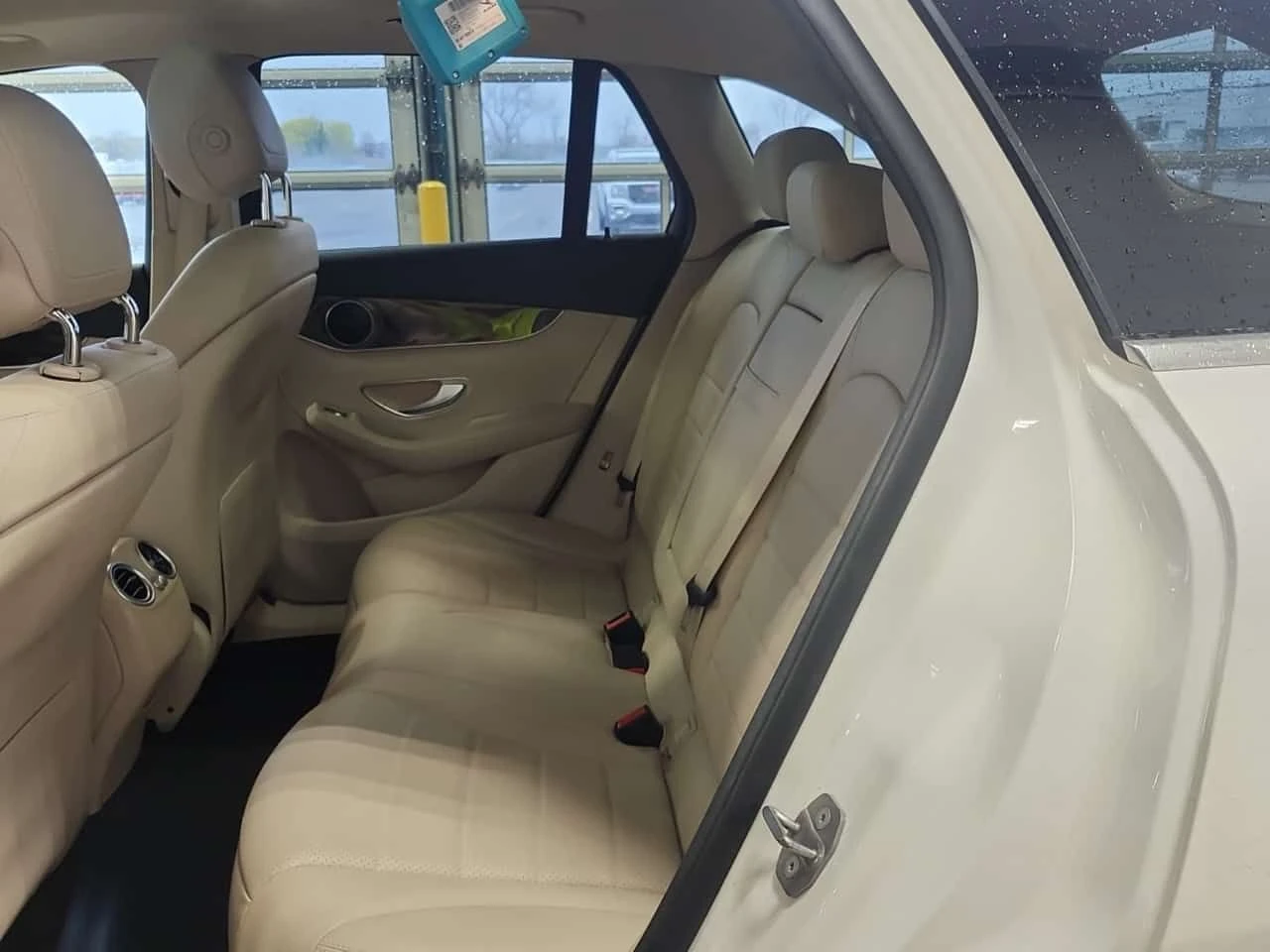 Mercedes-Benz GLC * 300 * CARFAX * БЕЗ ПЪРВОНАЧАЛНА ВНОСКА, снимка 14 - Автомобили и джипове - 54488429