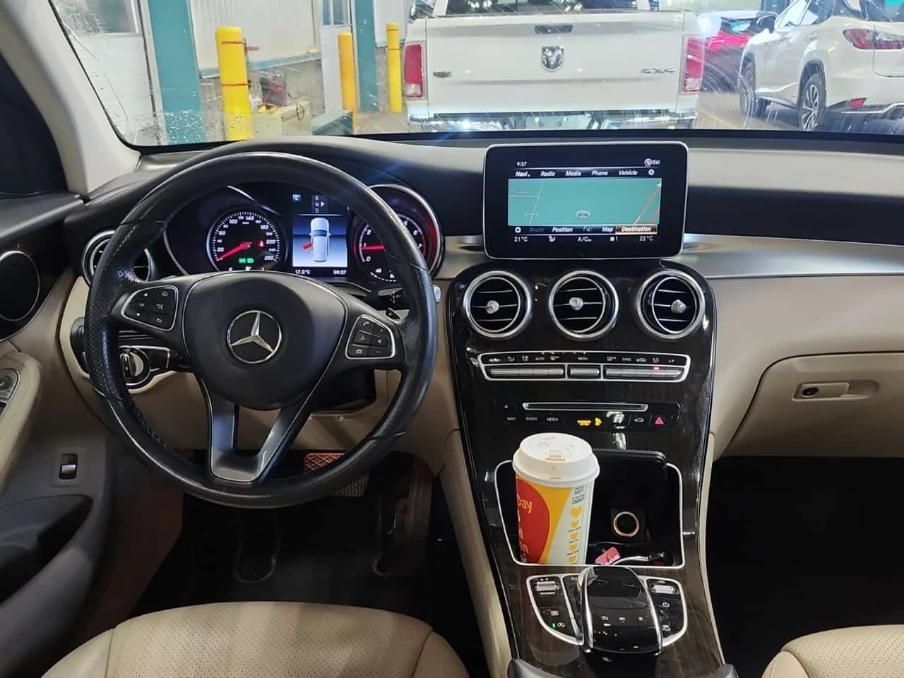 Mercedes-Benz GLC * 300 * CARFAX * БЕЗ ПЪРВОНАЧАЛНА ВНОСКА, снимка 12 - Автомобили и джипове - 54488429