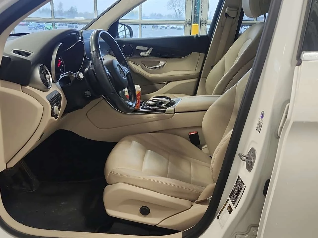 Mercedes-Benz GLC * 300 * CARFAX * БЕЗ ПЪРВОНАЧАЛНА ВНОСКА, снимка 5 - Автомобили и джипове - 54488429