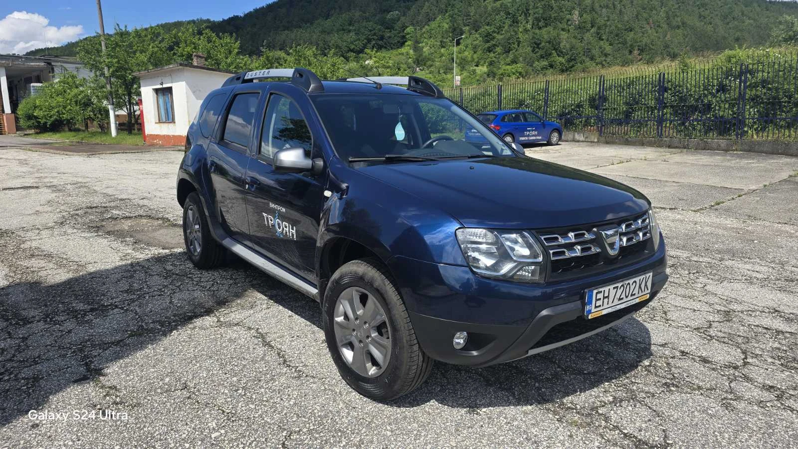 Dacia Duster 1.6i 4x4, снимка 6 - Автомобили и джипове - 54753142