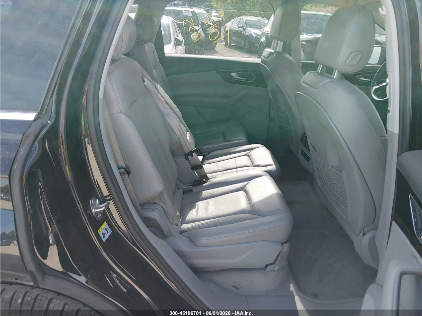 Audi Q7 3.0T PREMIUM / DISTRONIC / ПОДГРЕВИ / ПАНОРАМА, снимка 9 - Автомобили и джипове - 55405856