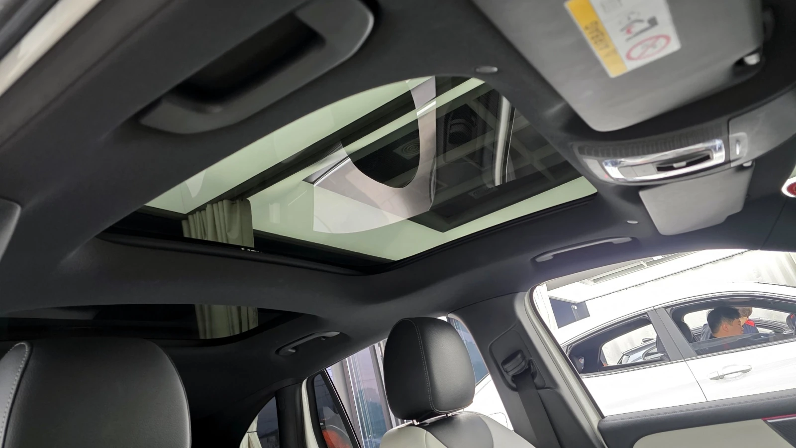 Mercedes-Benz GLA 220 2021 AMG Line* 4Matic* Без инциденти, снимка 15 - Автомобили и джипове - 56322757