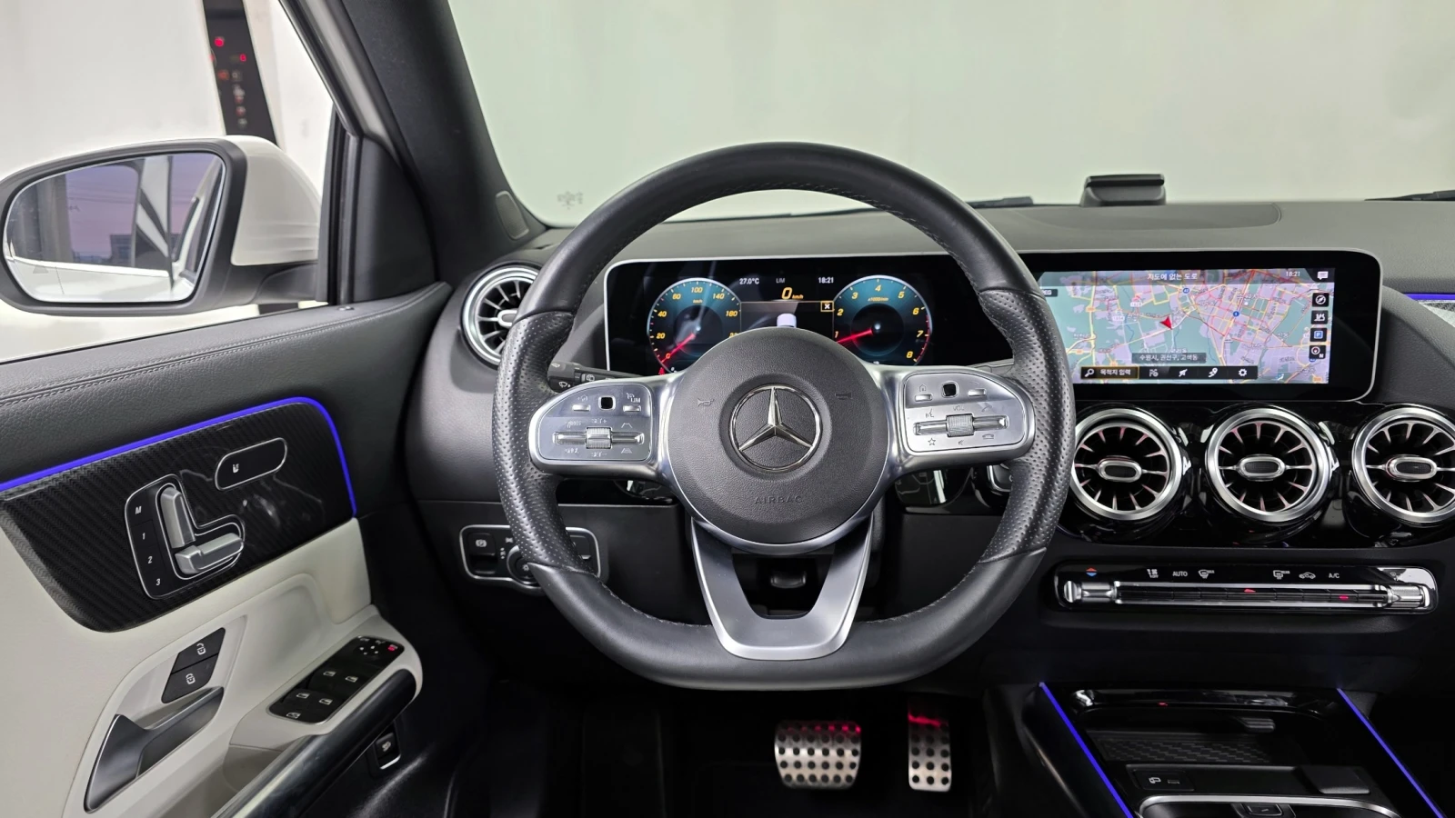 Mercedes-Benz GLA 220 2021 AMG Line* 4Matic* Без инциденти, снимка 11 - Автомобили и джипове - 56322757