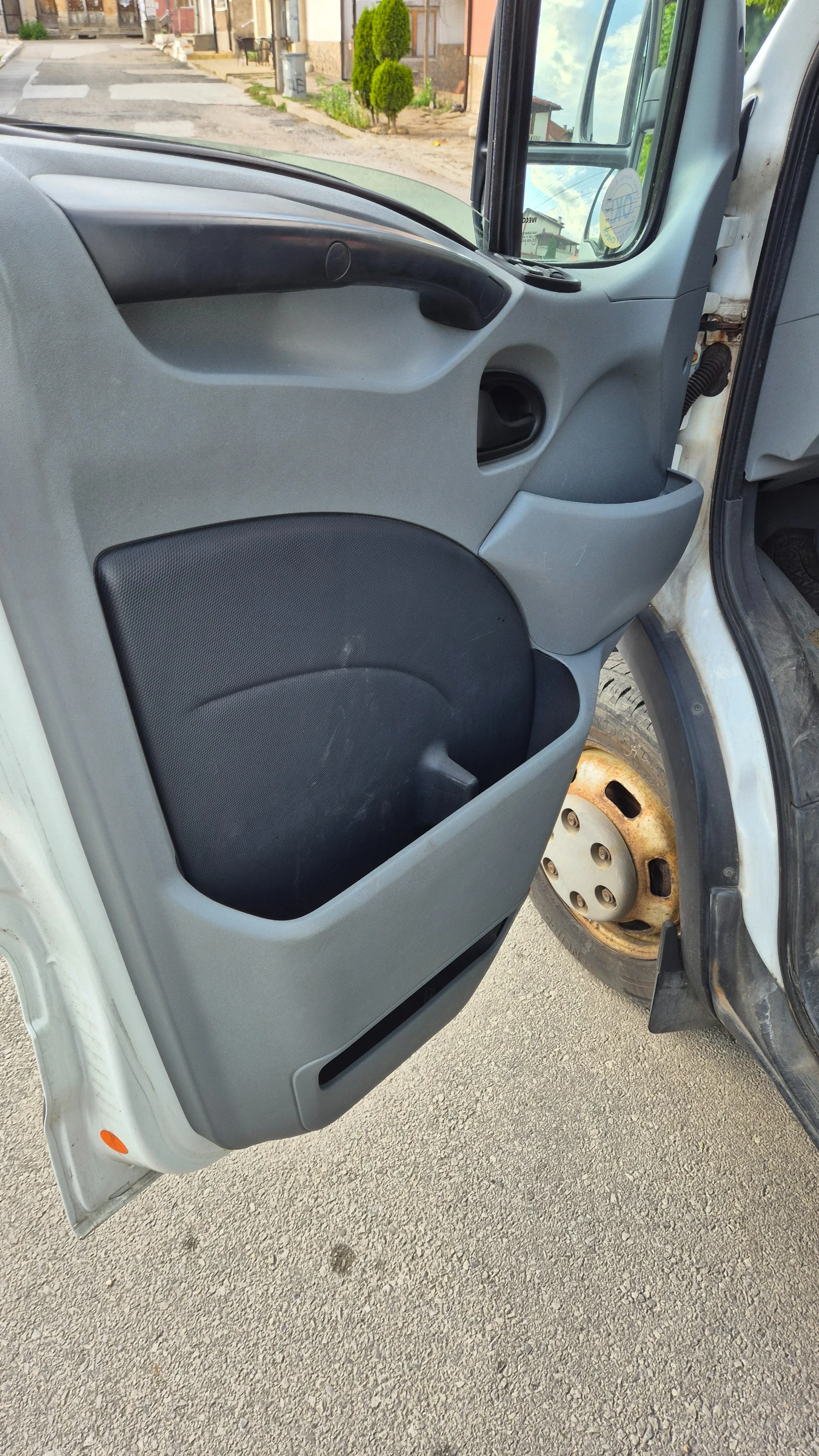 Iveco Daily, снимка 17 - Бусове и автобуси - 54213627