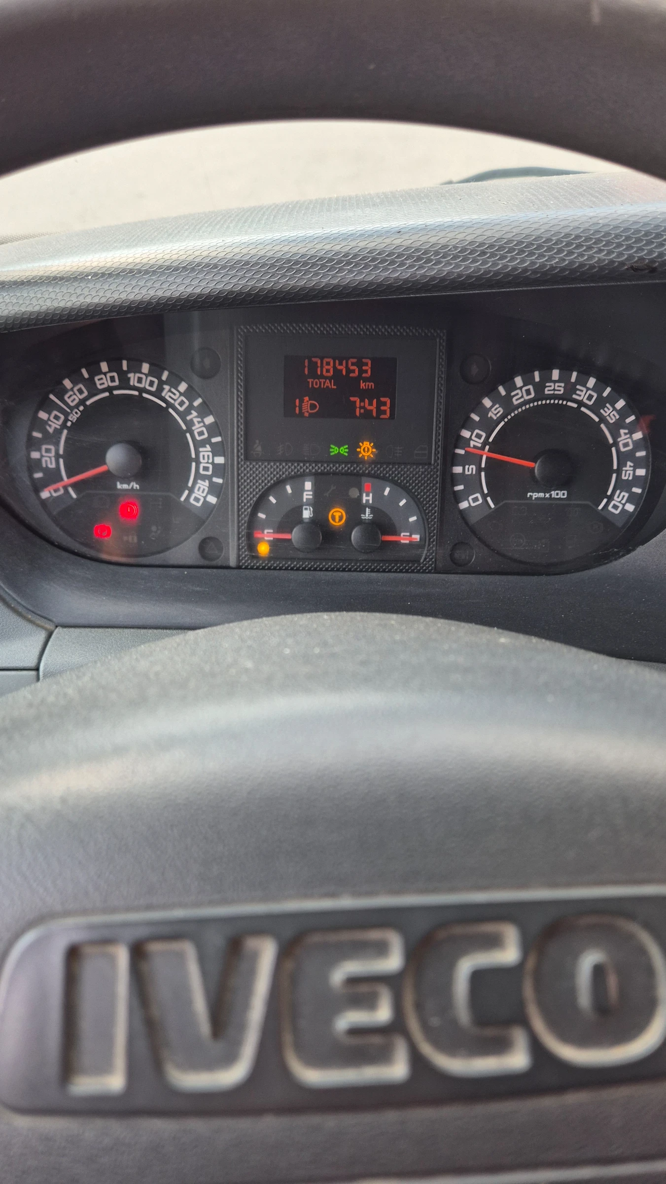 Iveco Daily, снимка 13 - Бусове и автобуси - 54213627