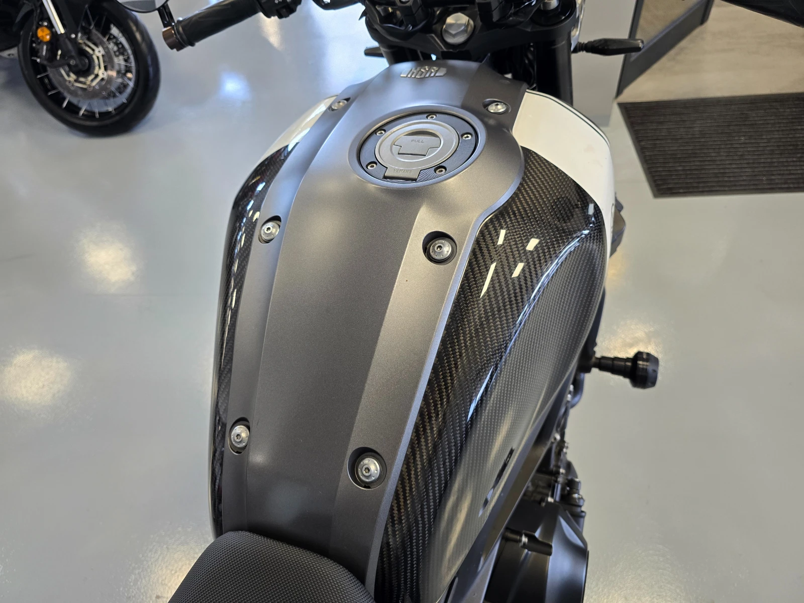 Yamaha XSR900 ABS-TCS, Carbon, 2019. | Mobile.bg   12