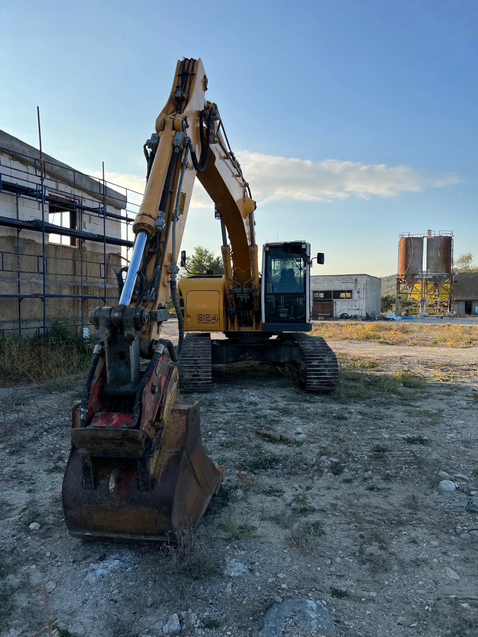 Багер Liebherr 924 compact  - изображение 3