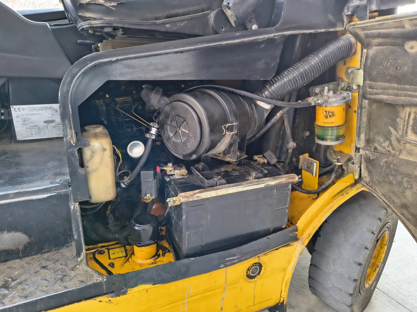 ������� Cat | Mobile.bg � ����������� 10