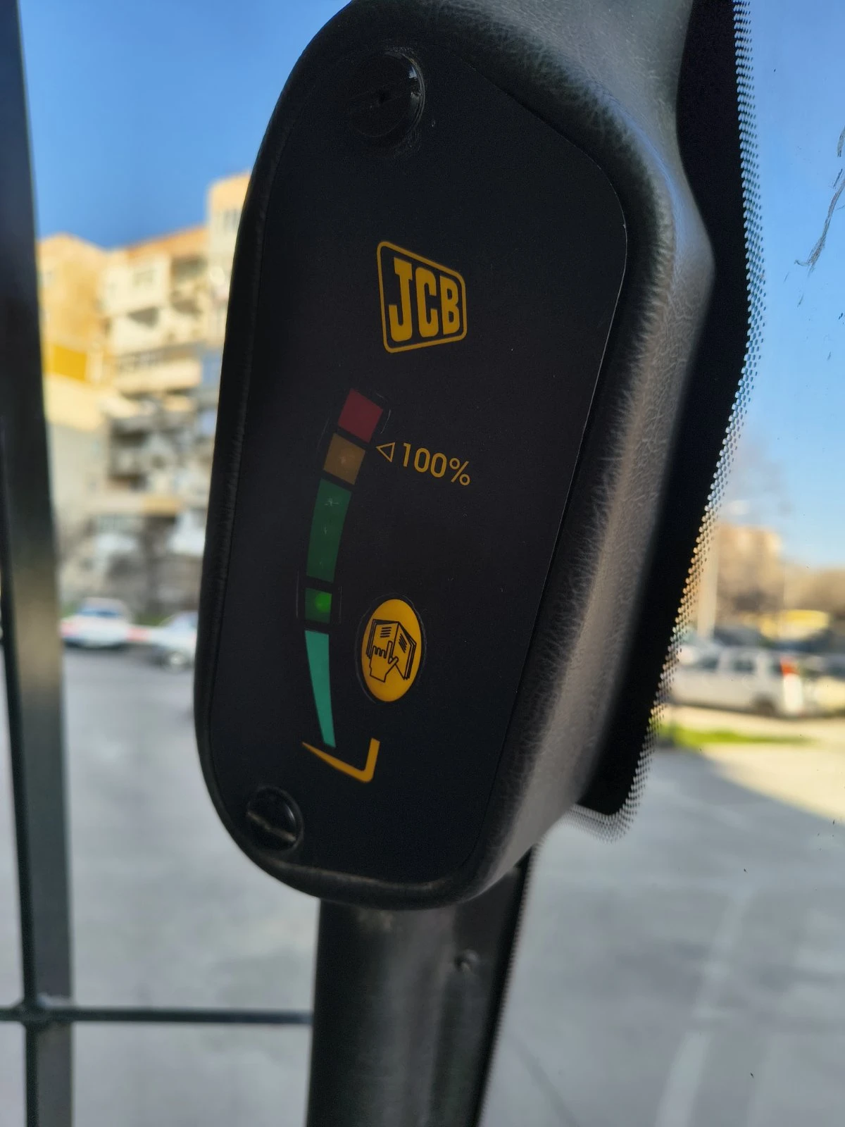 ������� Cat | Mobile.bg � ����������� 8