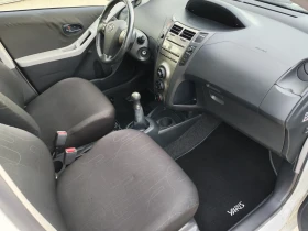Toyota Yaris 1.0i , снимка 11