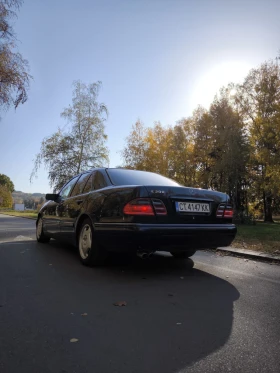 Mercedes-Benz E 200, снимка 6