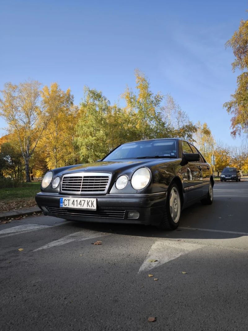 Mercedes-Benz E 200, снимка 2 - Автомобили и джипове - 47758726