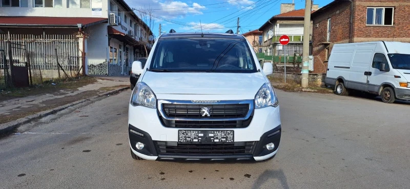 Peugeot Partner 1.6 BlueHDI TEPEE ZENITH/120к.с/Pano/Navi, снимка 2 - Автомобили и джипове - 48927231