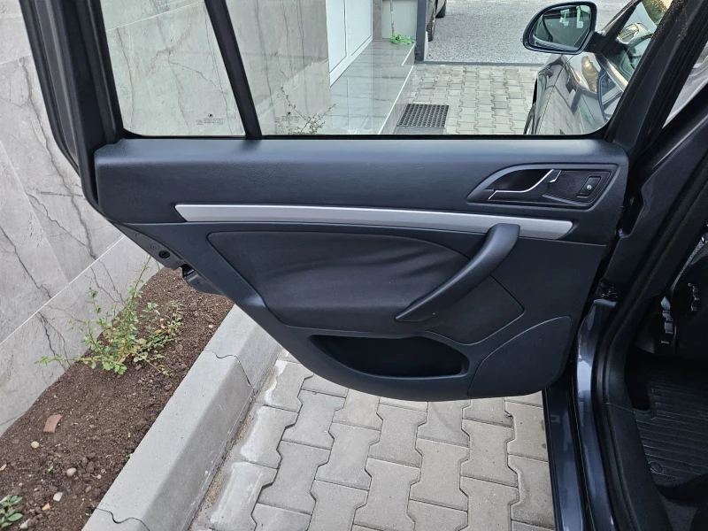 Skoda Octavia 4x4 DSG, снимка 12 - Автомобили и джипове - 52067532
