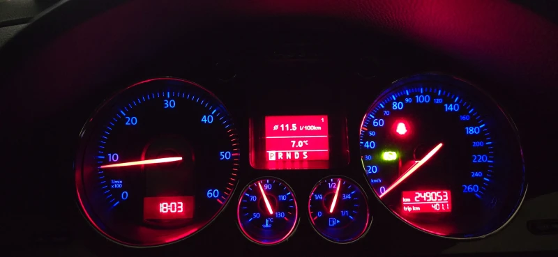 VW Passat B6 (Type 3C), снимка 10 - Автомобили и джипове - 52971996