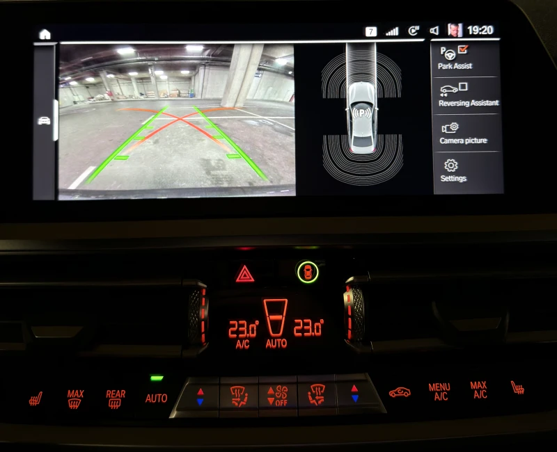 BMW 330 xDrive, M-Sport, Laser, Head-up, снимка 13 - Автомобили и джипове - 53091296