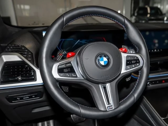 BMW XM 50exDRIVE/ICONIC GLOW/B&W/HUD/360/LASER/INDIVIDUAL, снимка 9 - Автомобили и джипове - 56005465